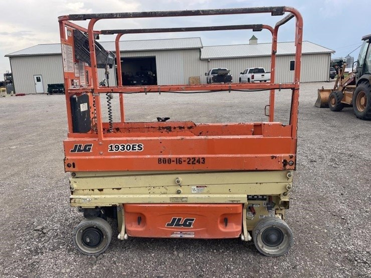 2017-jlg-1930es-image-1