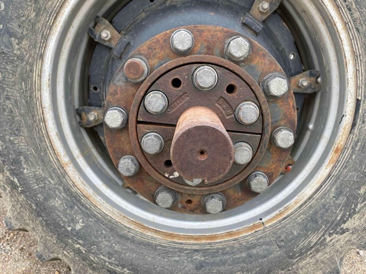 case-2294-tractor-image-16