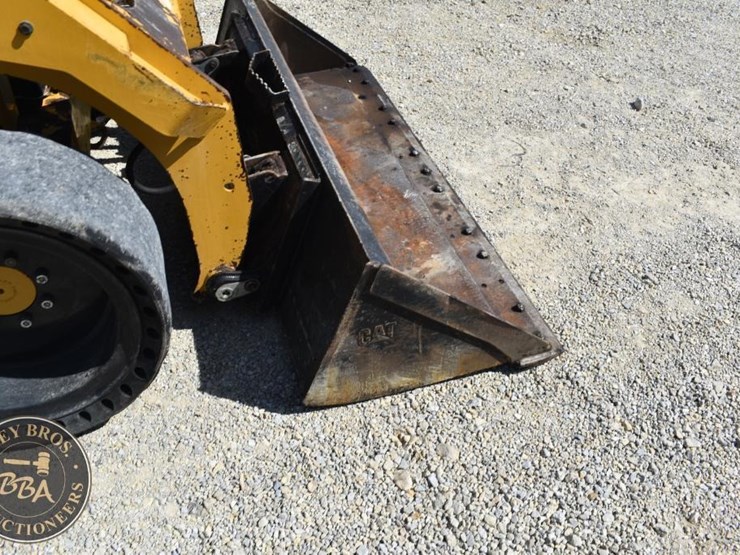 2018-caterpillar-262d-image-53