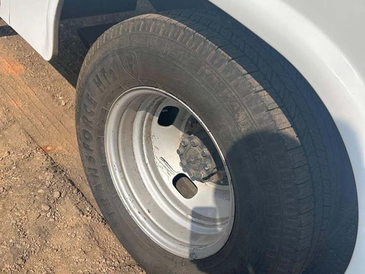 2020-ford-f350-xl-image-11