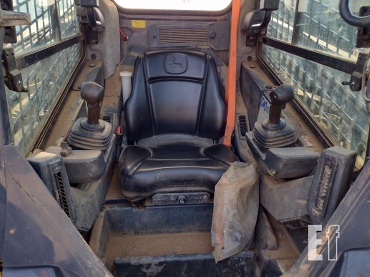 2021-deere-331g-image-11