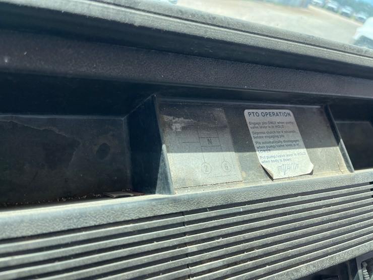 #21657-•-1984-mack-truck-image-20