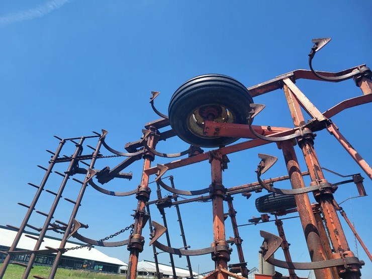allis-chalmers-1300-e-30'-field-cultivator-w/3-bar-spike-harrow-image-35
