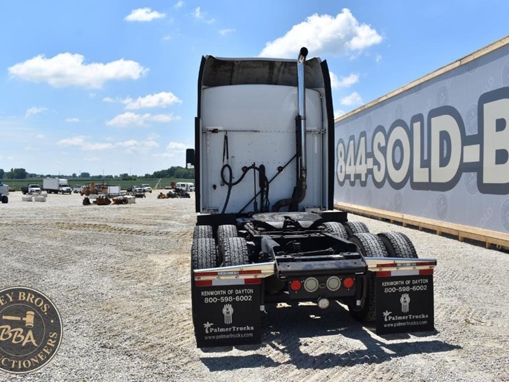 2011-kenworth-t660-image-12