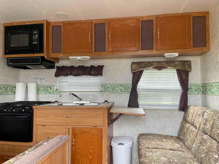 2005-wildwood-le-camper-image-21