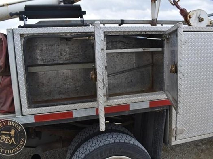 2013-ford-f550-image-46