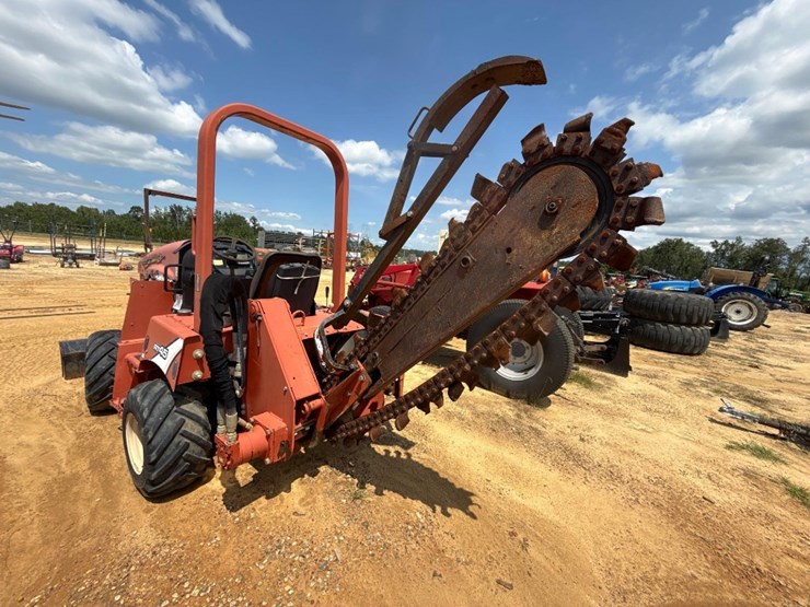 208---2015-ditch-witch-rt45-trencher-image-6