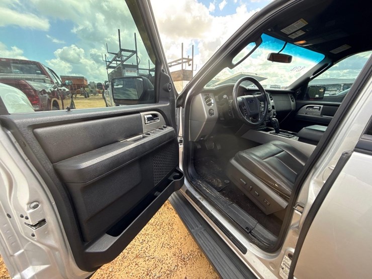 2015-ford-expedition-xlt-image-7
