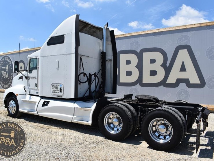 2011-kenworth-t660-image-8