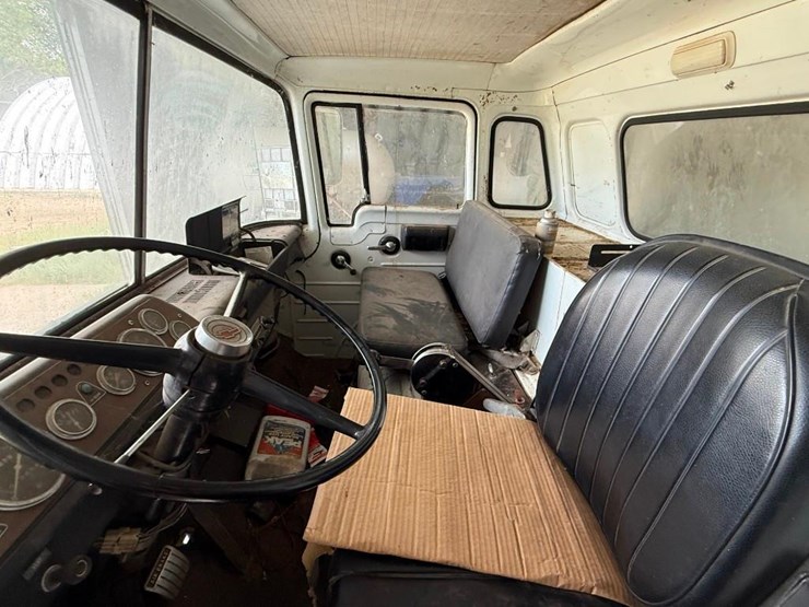 1974-chevrolet-70-image-10