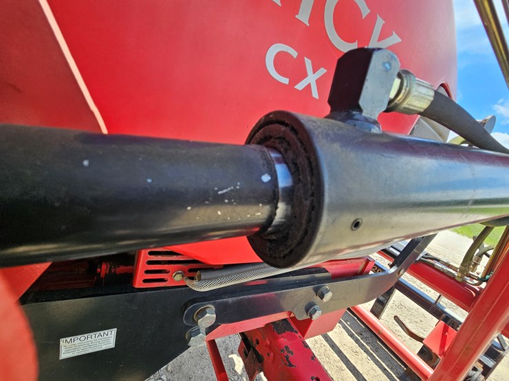2004-mccormick-cx105-image-95