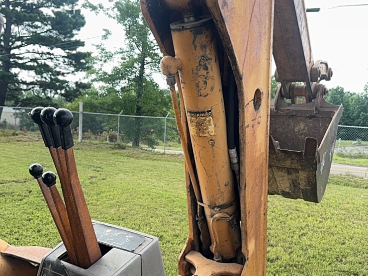 case-backhoe-image-7