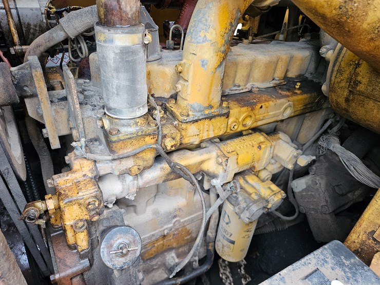 1984-caterpillar-973-image-32