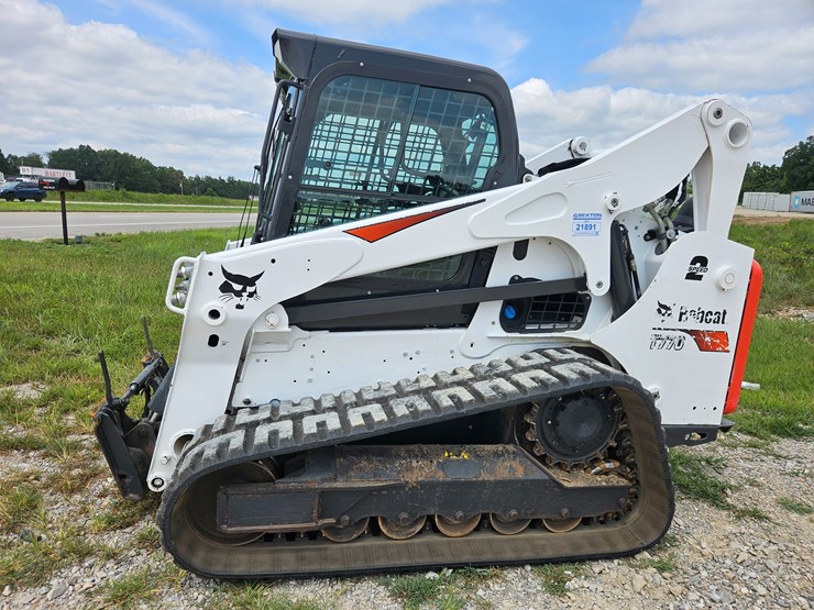 2021-bobcat-t770-image-5