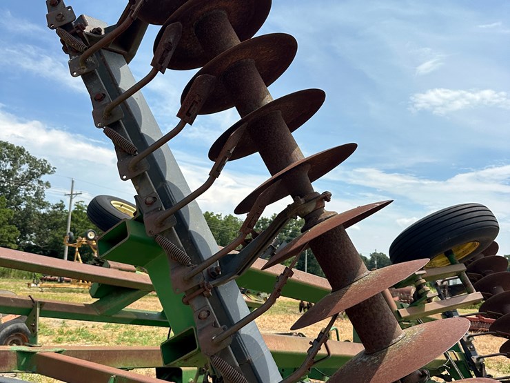 john-deere-630-image-8