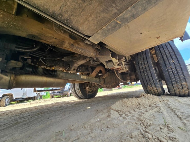 2018-dodge-ram-5500-image-33