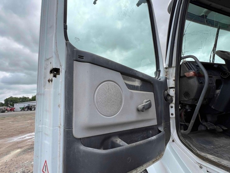 2007-volvo-vnl-truck-tractor-image-12
