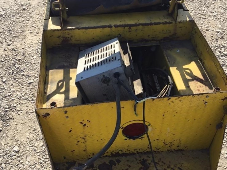 cushman-electric-truck-image-2