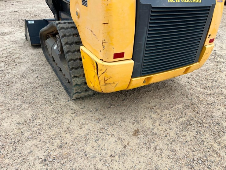 2021-new-holland-c327-image-32