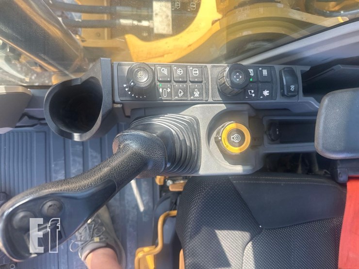 2021-caterpillar-313-image-28