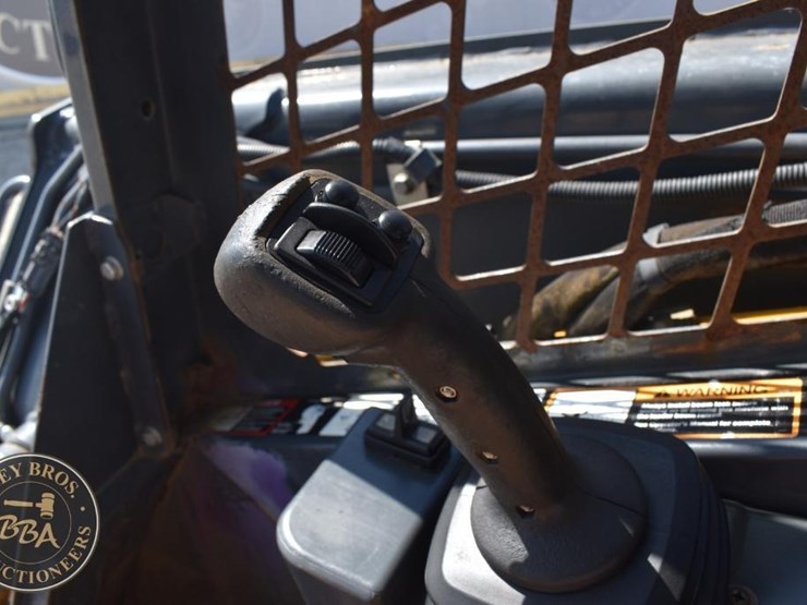 2019-deere-325g-image-60