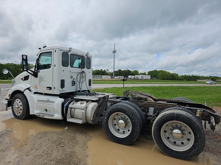 2014-peterbilt-579-image-7