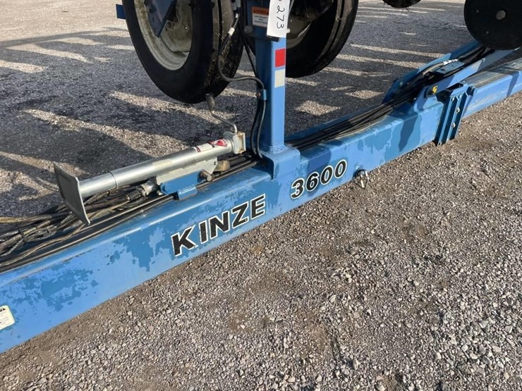 2001-kinze-3600-image-3
