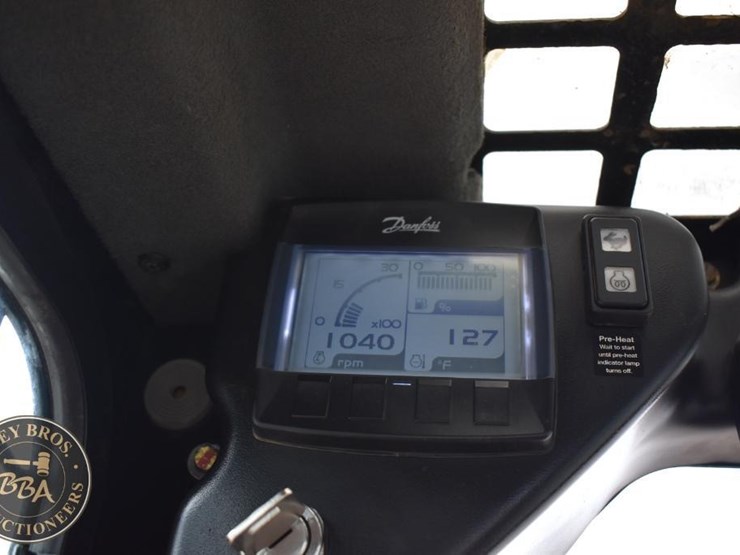 2016-takeuchi-ts80v2-image-27