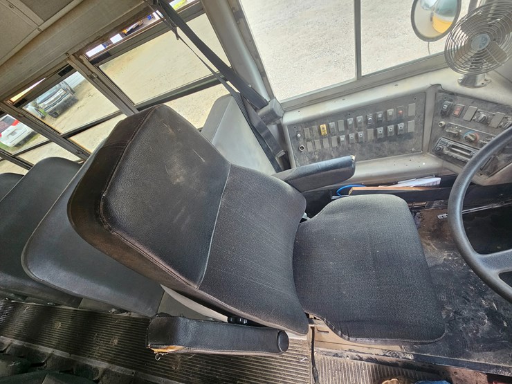 2005-freightliner-fs65-image-90
