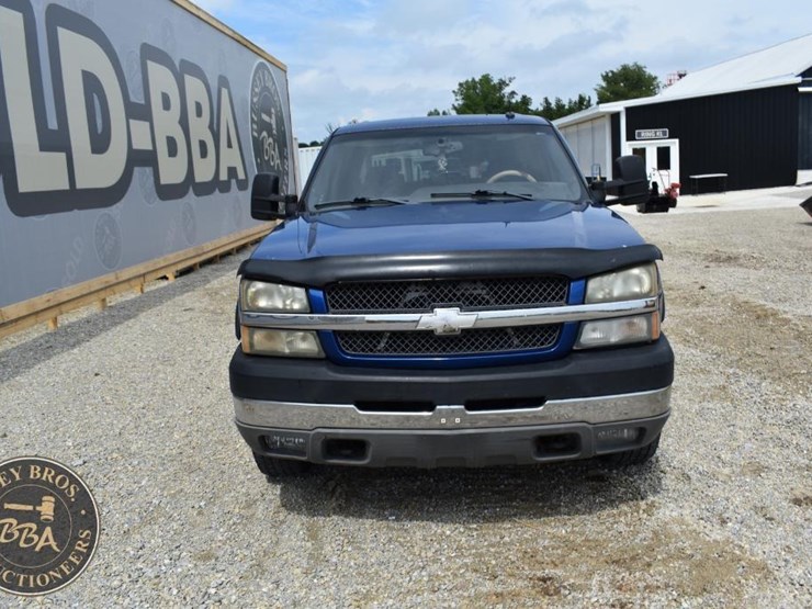 2003-chevrolet-silverado-2500-image-13