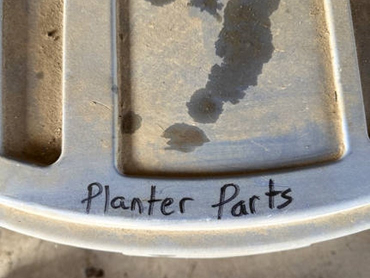 #1399-•-planter-parts-image-2