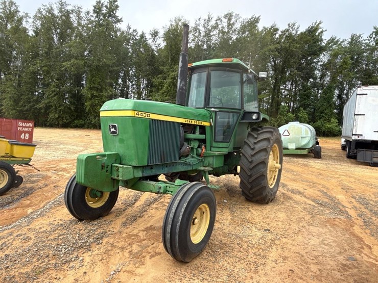 john-deere-4430-image-2