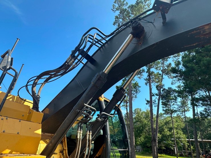 2018-deere-245g-lc-image-15