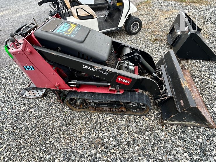 toro-dingo-tx427-image-1