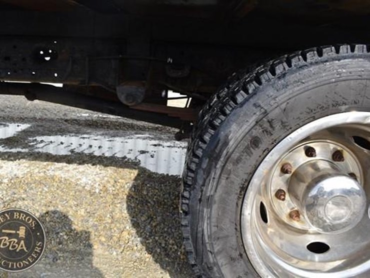 2003-ford-f550-image-51