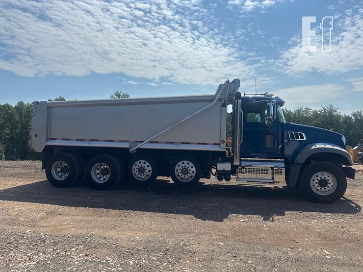 2021-mack-granite-64fr-image-4