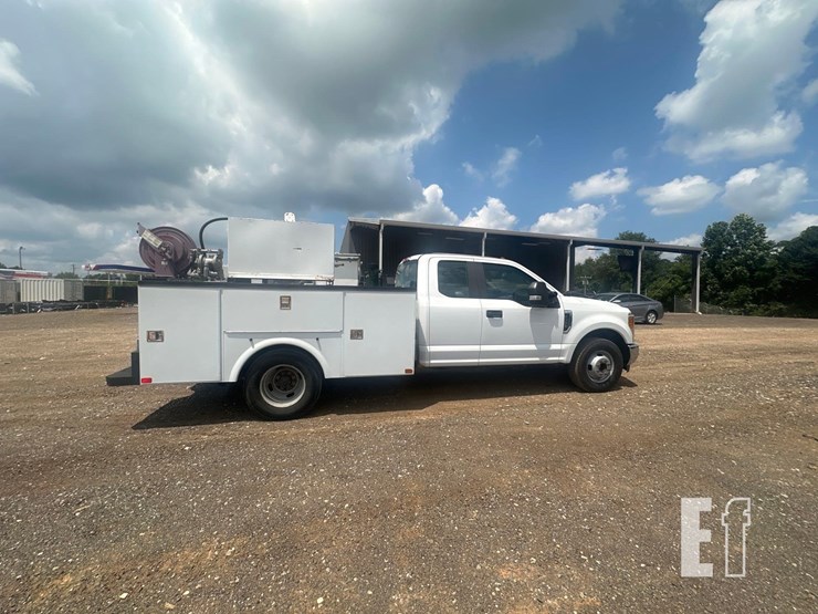 2017-ford-f350-xl-image-3