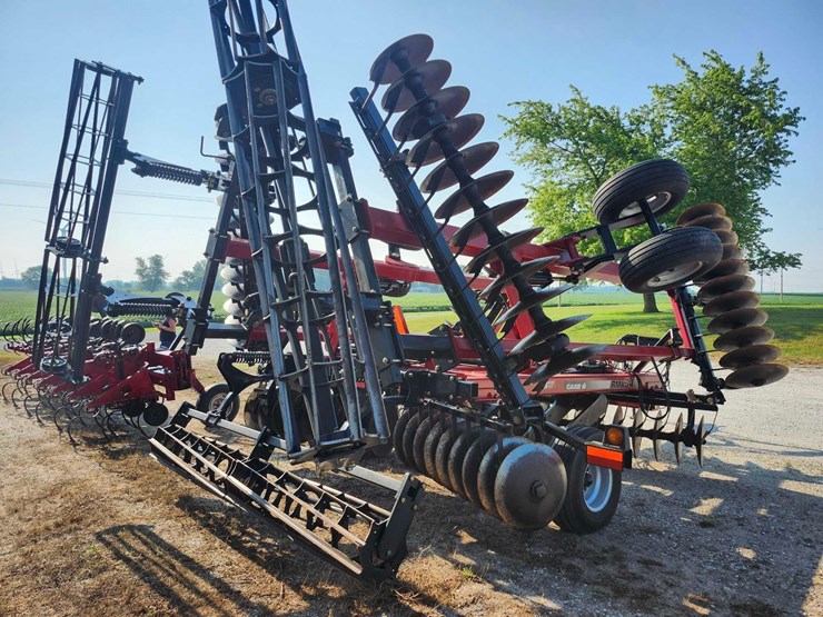 case-ih-340-image-11