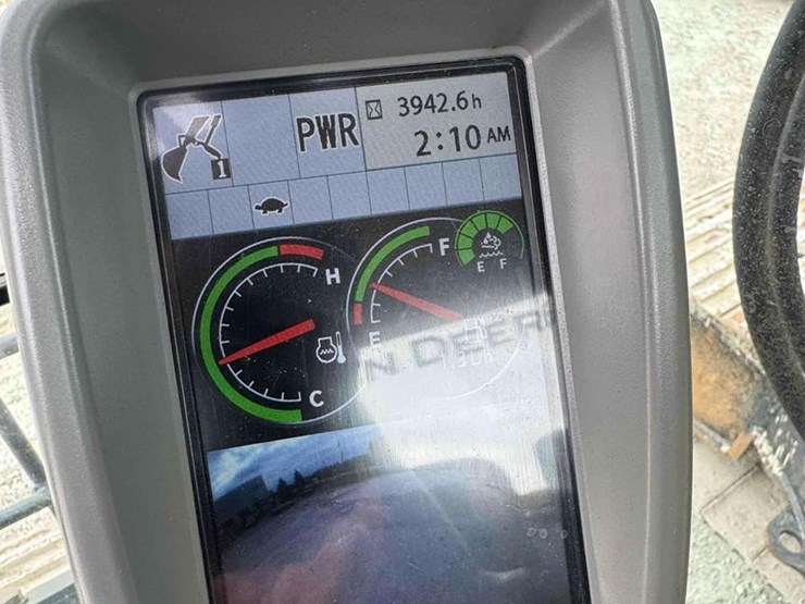 2021-deere-245g-lc-image-13
