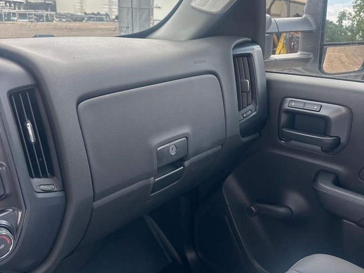 2023-chevrolet-6500-image-35