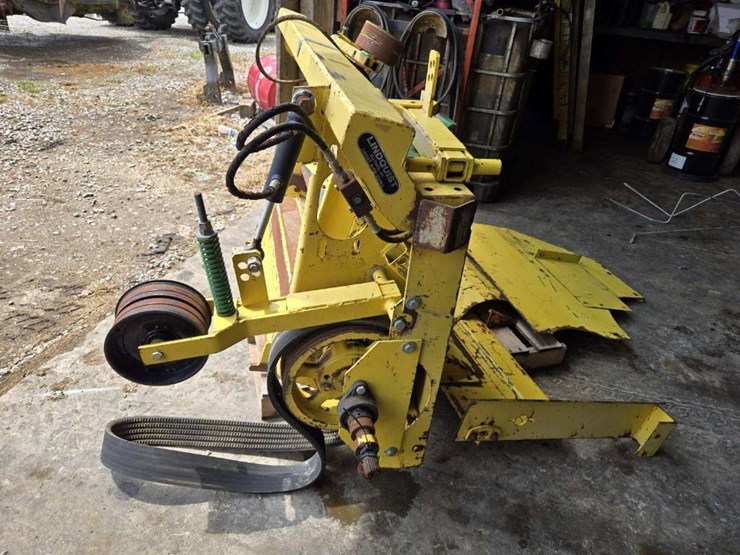 linquist-claas-chopper-adapter-to-john-deere-corn-head-image-2