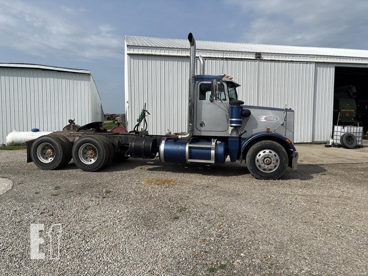 1986-peterbilt-349-image-4