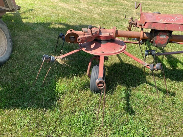 new-holland-163--2-basket-tedder-image-5