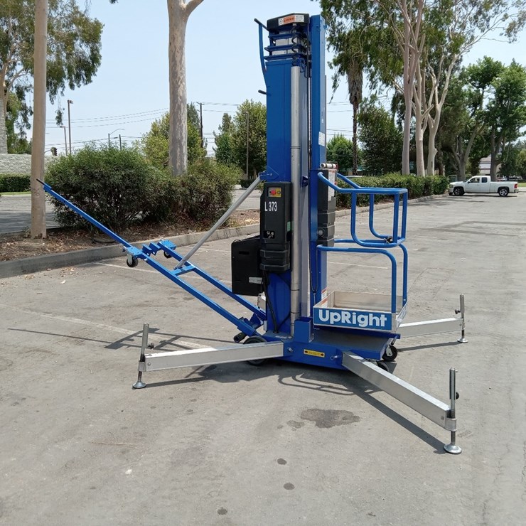 LOT#--UPRIGHT LIFT UL 40 D/C EV LIFT
