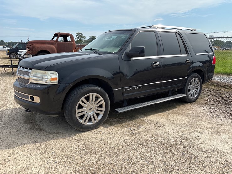 2009-lincoln-navigator-image-15