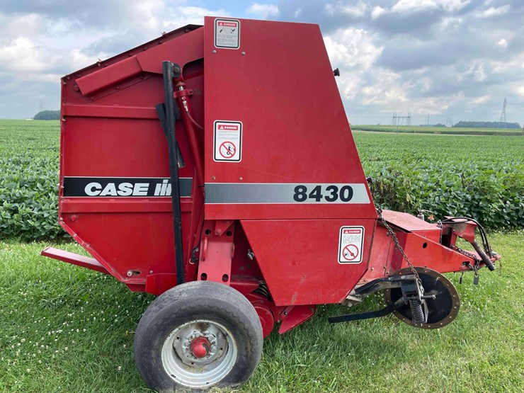 case-8430-round-baler-image-19