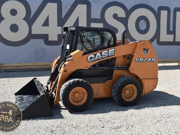 2016-case-sr240-image-7