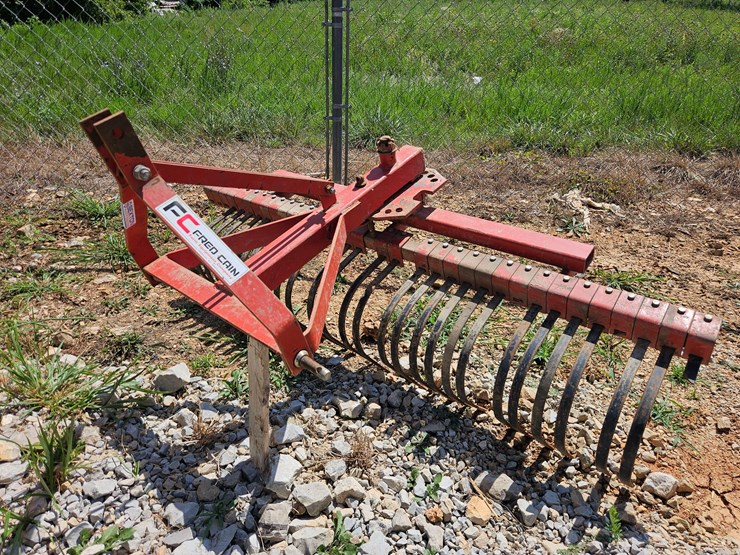 #20732-•-72"-rock-rake-image-1