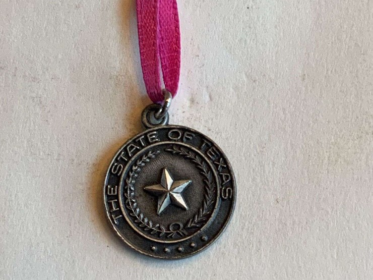 (2)-john-deere-1968-houston-+-1980-las-vegas-charms-image-3