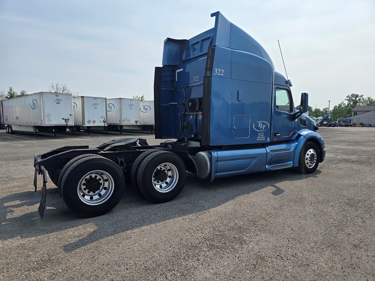 2019-peterbilt-579-image-26
